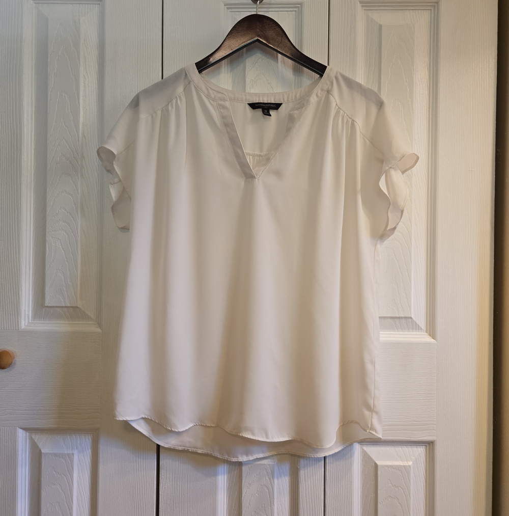 Banana Republic Cream V-Neck Flutter Sleeve Blouse